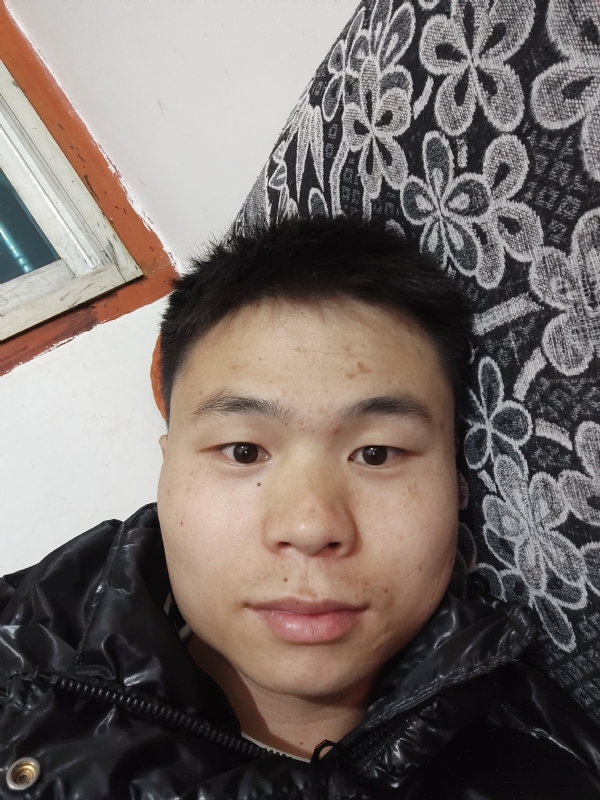 麒麟区幼儿园扛把子的第三张照片--罗平蓝颜知己交友网